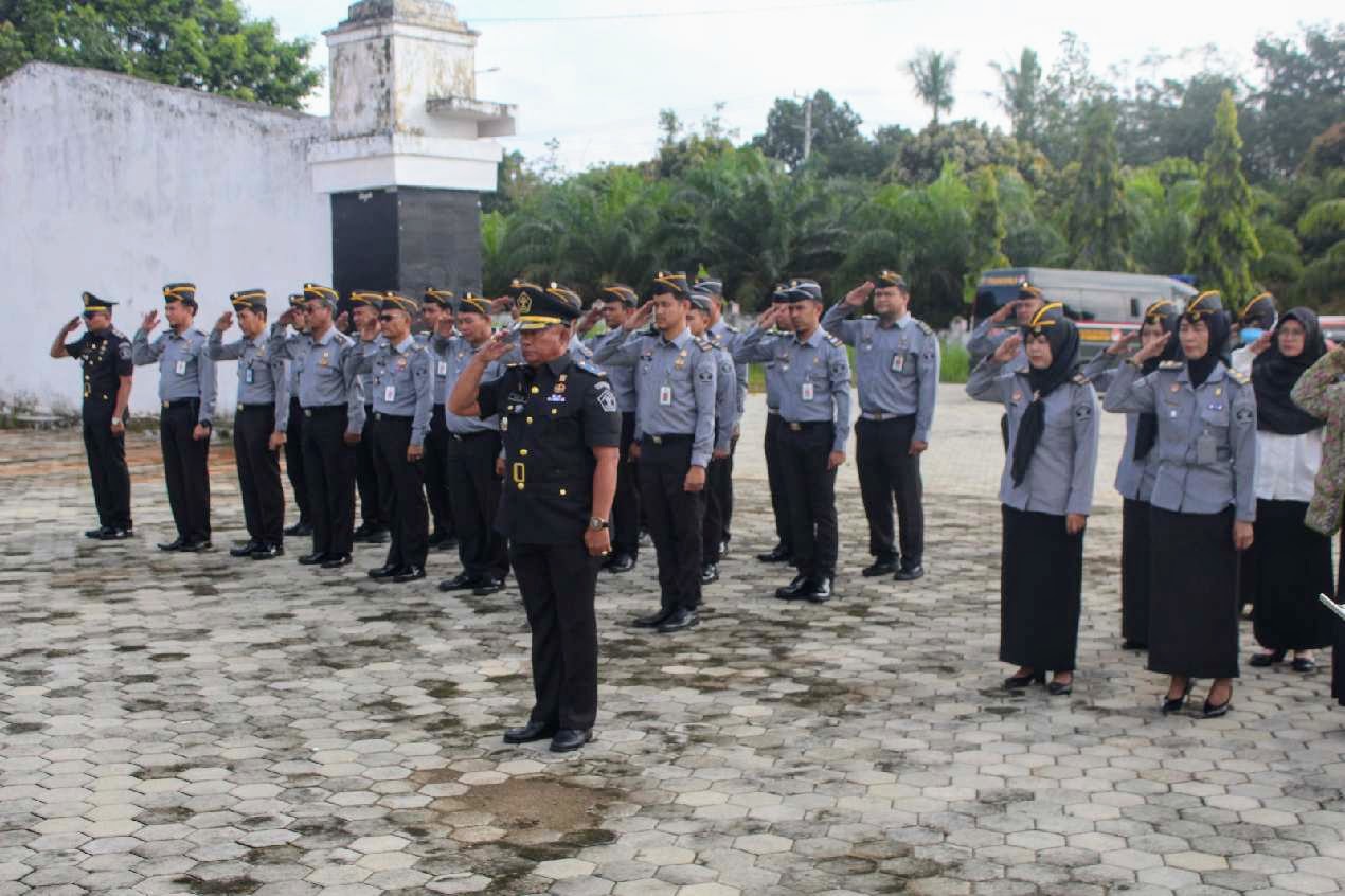 Dalam Rangka HBP Ke-60, Jajaran Lapas Banyuasin Lakukan Ziarah dan Tabur Bunga.