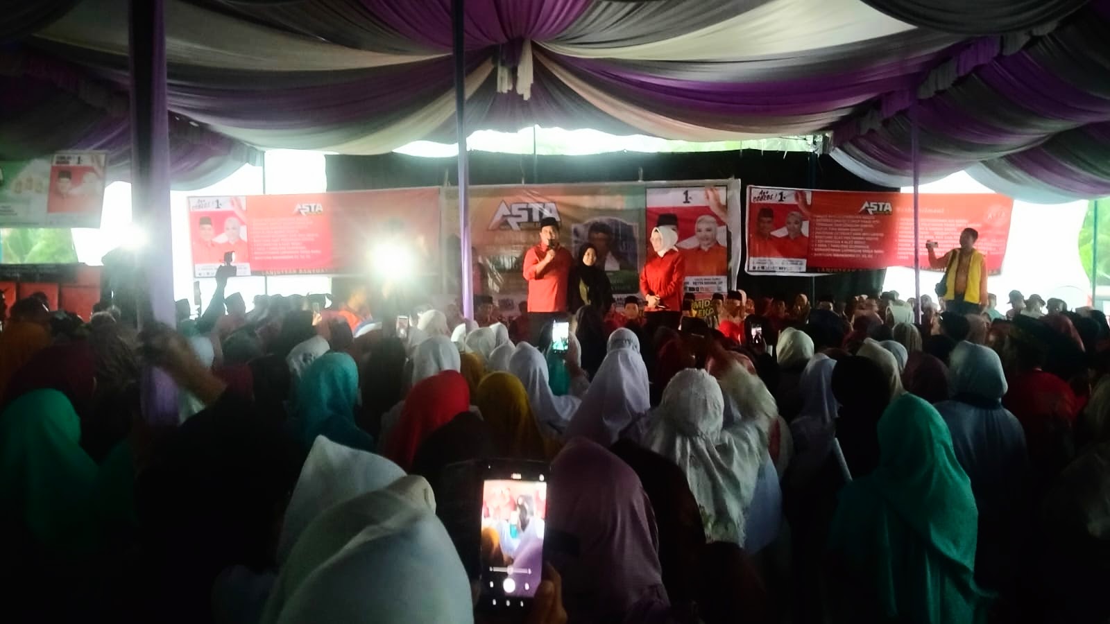 Pengajian Akbar ASTA Menggaji dan Shalawat bersama Da’i Kondang Gus Gendeng, Disambut Ribuan Pendukung.