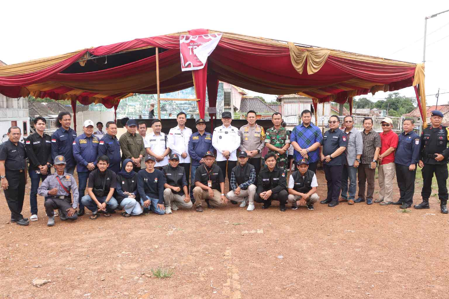 Pasca Pemungutan Suara Ditingkat TPS, Kapolres Banyuasin Meminta Masyarakat Menjaga Persaudaraan.