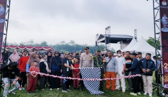 KPU Banyuasin Menyelenggarakan Senam dan Jalan Sehat di Tanjung Lago.