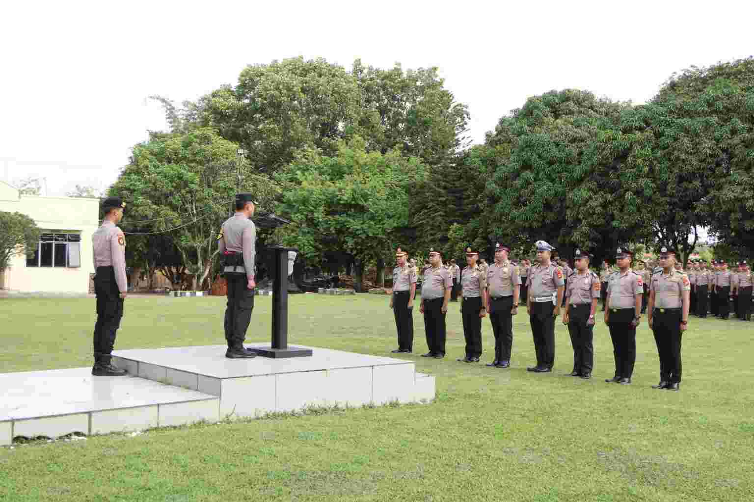 Penghargaan dan Harapan di Balik Kenaikan Pangkat Personel Polres Banyuasin. 