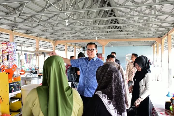 Pj. Bupati Banyuasin Muhammad Farid Tinjau Pusat Kuliner, Fokus pada Kenyamanan dan Ekonomi Lokal. 