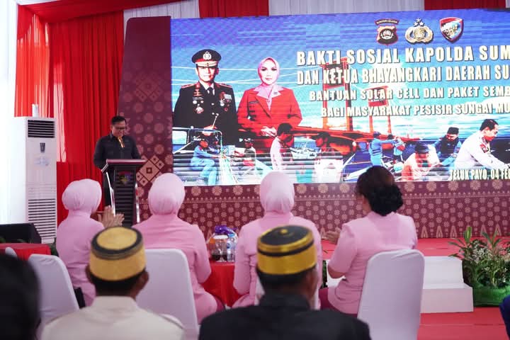 Bantuan Solar Cell untuk Nelayan Banyuasin II: Terang di Malam Hari, Aman di Lautan.