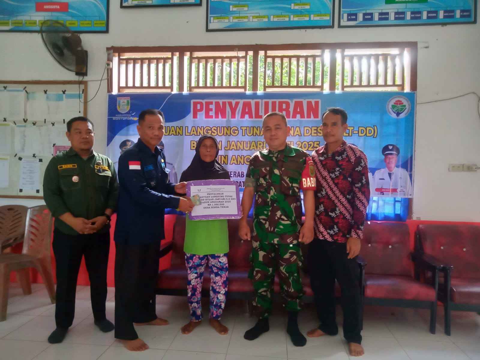 23 Warga Rimba Terab Terima BLT Rp1,5 Juta, Insentif Juga Dibagikan