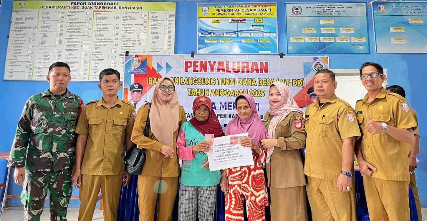 Warga Meranti Terima BLT Tiga Bulan Sekaligus, Senyum Bahagia Warnai Penyaluran