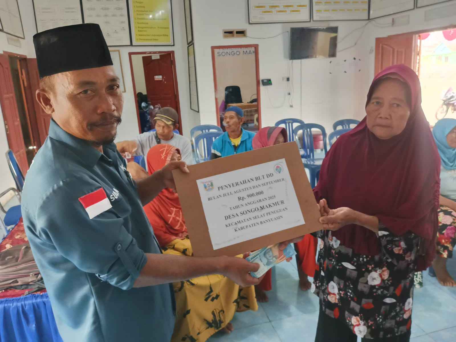 BLT Dana Desa Juli–September Disalurkan, 15 Keluarga di Songo Makmur Terima Rp900 Ribu