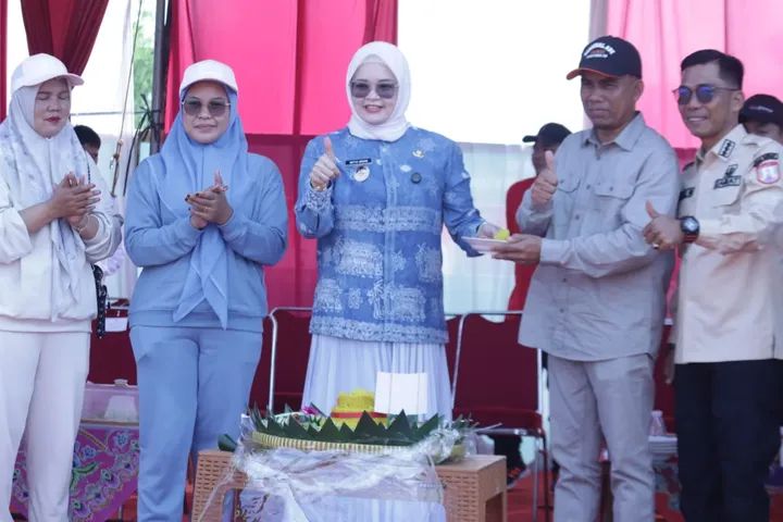 Desa Sako Rayakan Hari Jadi Ke-136, Wabup Netta Berikan Ucapan Selamat