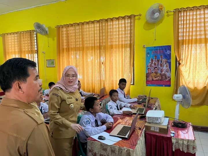 Wabup Netta Kunjungi SMPN 1 Dan SMPN 2 Banyuasin I