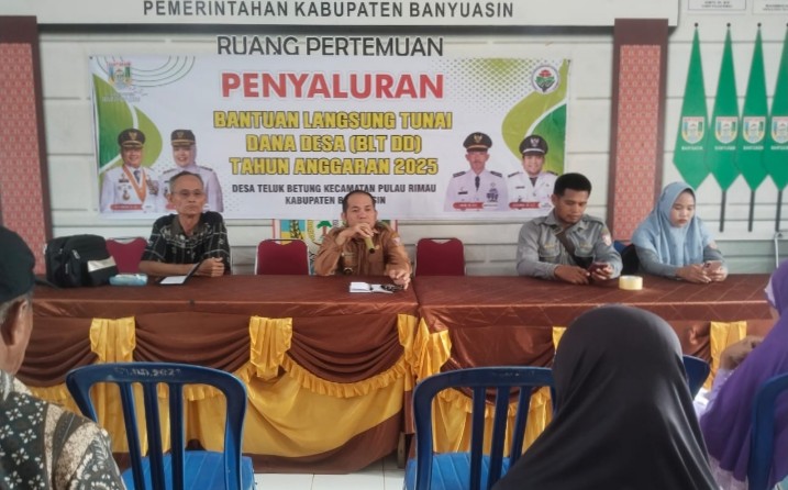 Pemdes Teluk Betung Salurkan BLT Dana Desa Periode Juli–September 2025