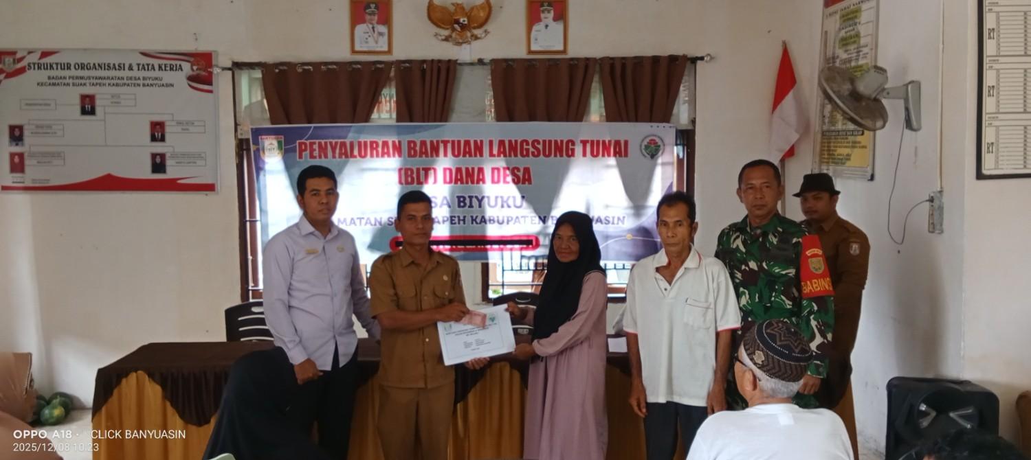 Pemdes Biyuku Salurkan BLT DD untuk 15 KPM, Ungkap Harapan di Tahun 2026