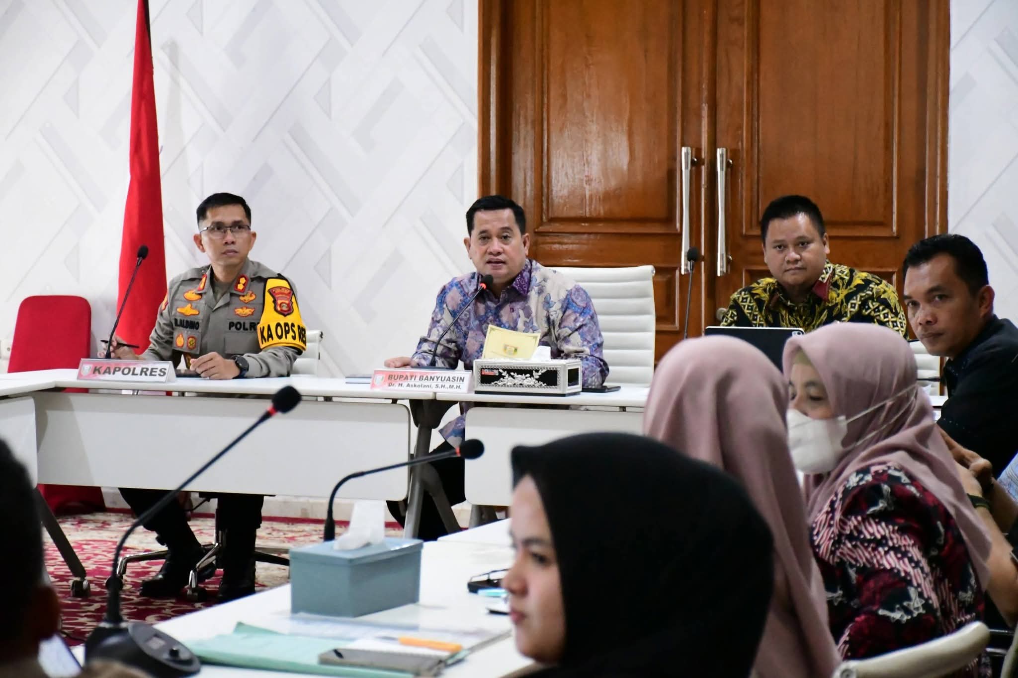 Bupati Askolani Pimpin Mediasi PHK PT. Swadaya Indo Palma