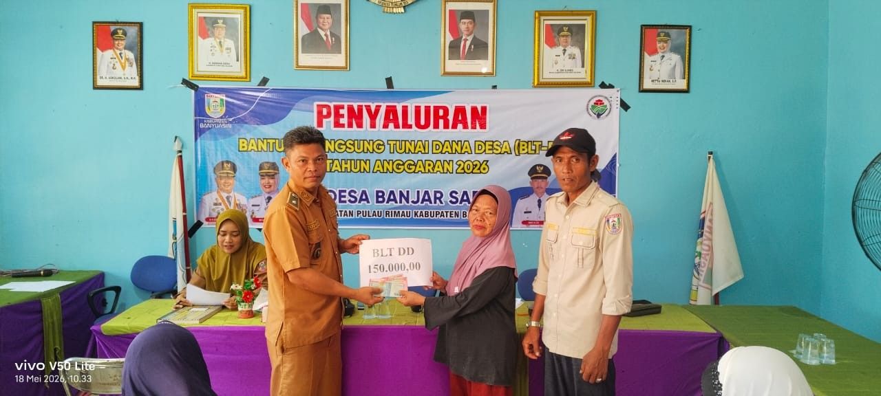 Pemdes Banjar Sari Salurkan BLT-DD Lima Bulan untuk 15 KPM